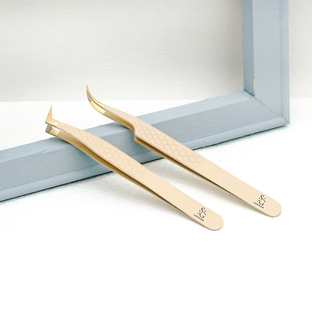 Nude Fibre Tip Tweezers
